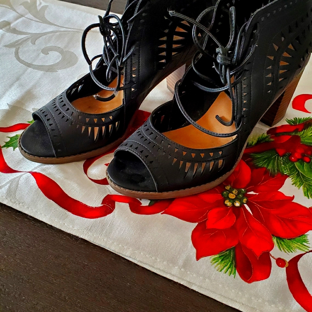Black sandals